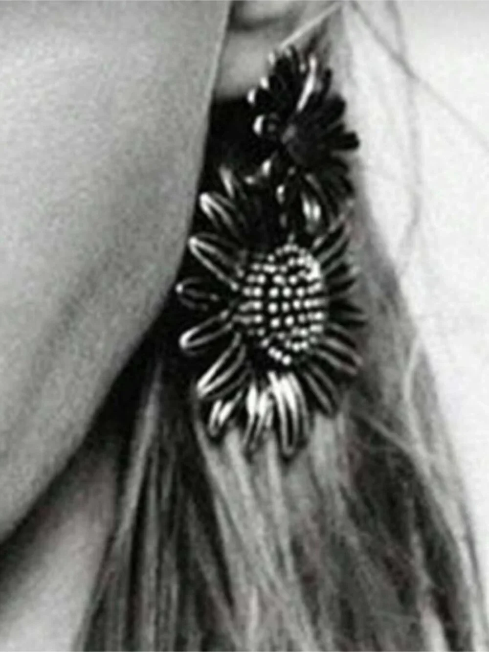 New! Zara Silver Sunflower Drop Earrings (1014) NWOT